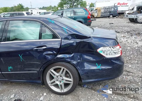 2011 Mercedes-Benz E 350 4Matic z USA, uszkodzony, nr VIN WDDHF8HB8BA351957